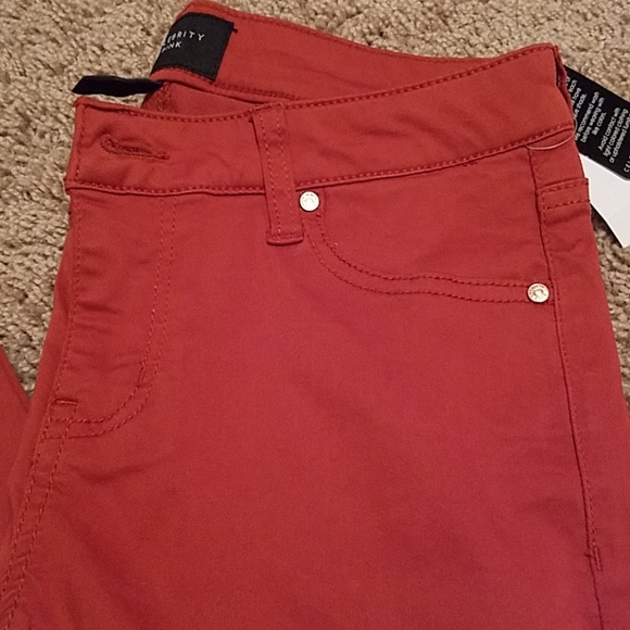 Celebrity pink pants - Picture 2 of 7